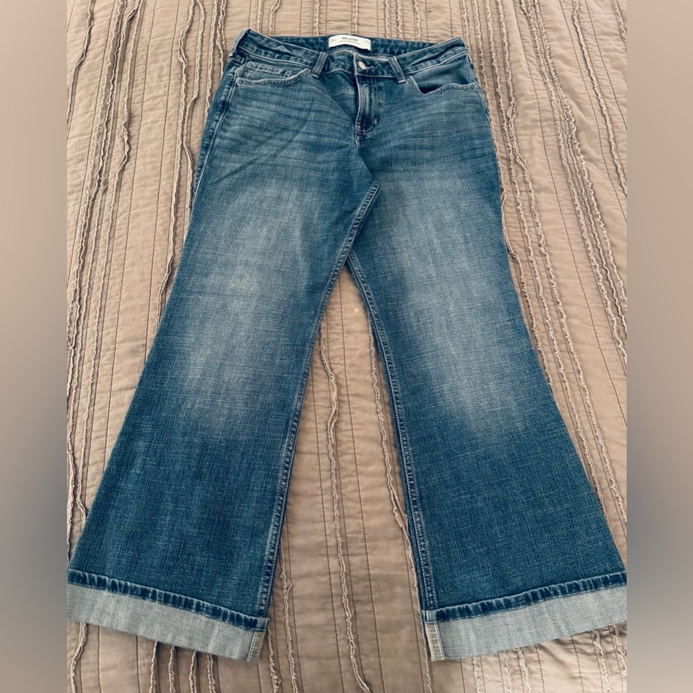 Hollister Flare Mid-Rise Jeans in Classic Blue